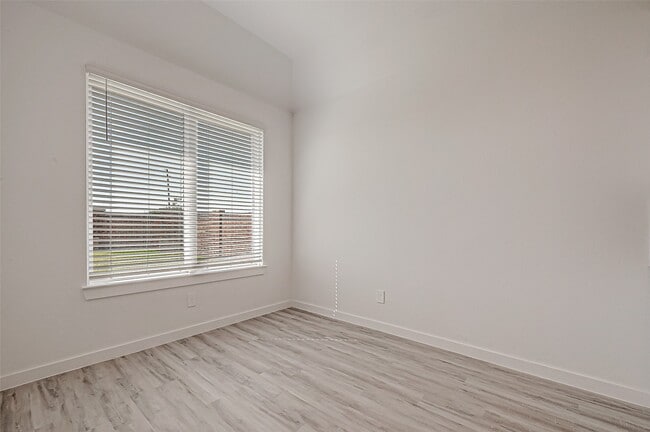 Building Photo - 3264 Voda Bnd Dr