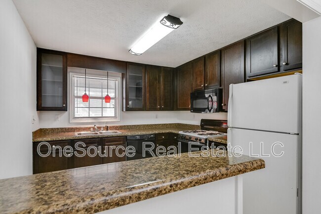 Building Photo - 1210 Augusta Dr