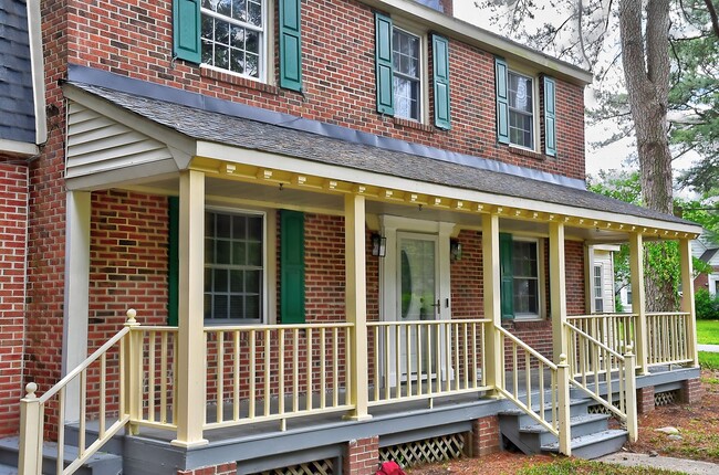 Building Photo - FOR RENT- PORTSMOUTH!