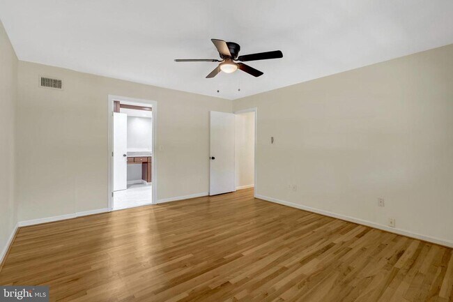 Building Photo - 6805 Reynard Dr