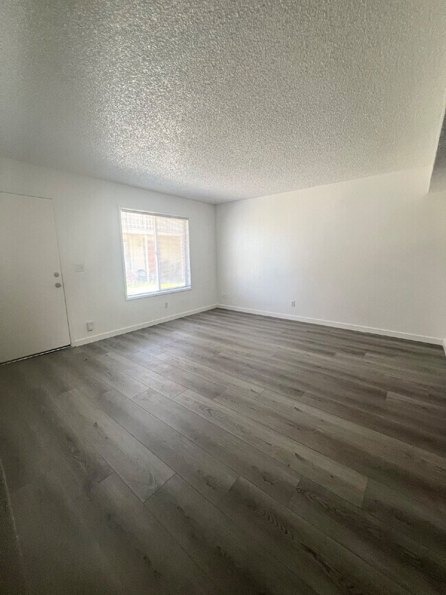 Building Photo - 2205 15th Ave