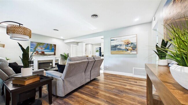 Building Photo - 101 N Mercury Ave