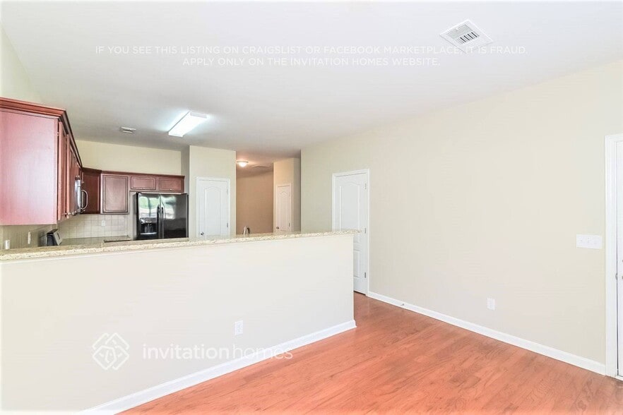 Building Photo - 3422 Rustic Trail Ln NE