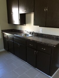 Building Photo - Cozy 2 Bedroom Home