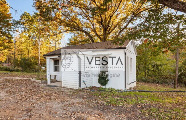 Building Photo - 28 Bass Ln