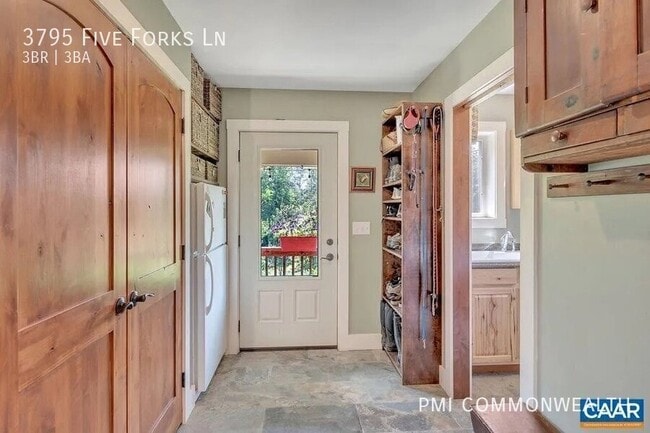 Building Photo - 3795 Five Forks Ln