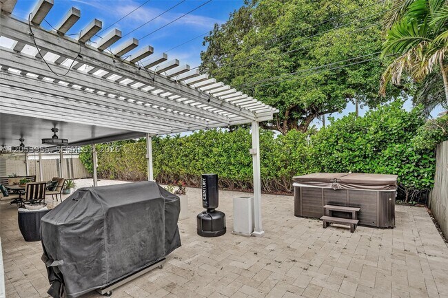 Building Photo - 630 SW 100th Terrace