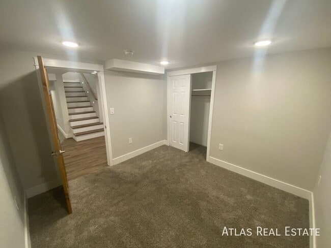 Building Photo - 6201 S Clarkson St