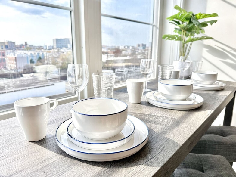 Building Photo - 501 N Perth St