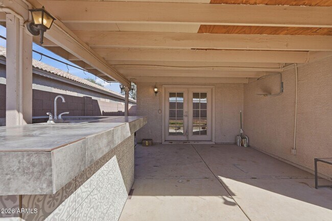 Building Photo - 3331 W Via Del Sol Dr