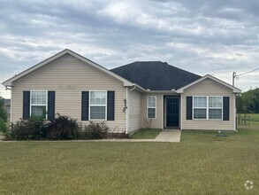 Building Photo - Country Living!