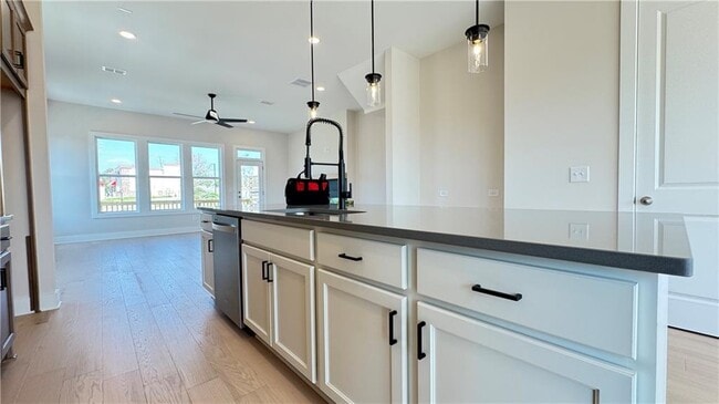 Building Photo - 2678 Evers Dr NE