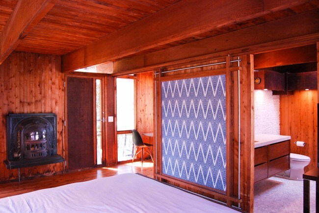 Building Photo - 341 Harbor View Ave