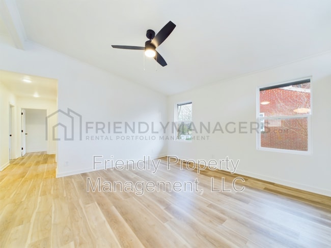 Building Photo - 304 Hobson St