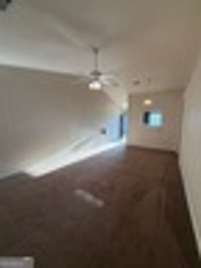 Building Photo - 408/410 Lawnwood Ct