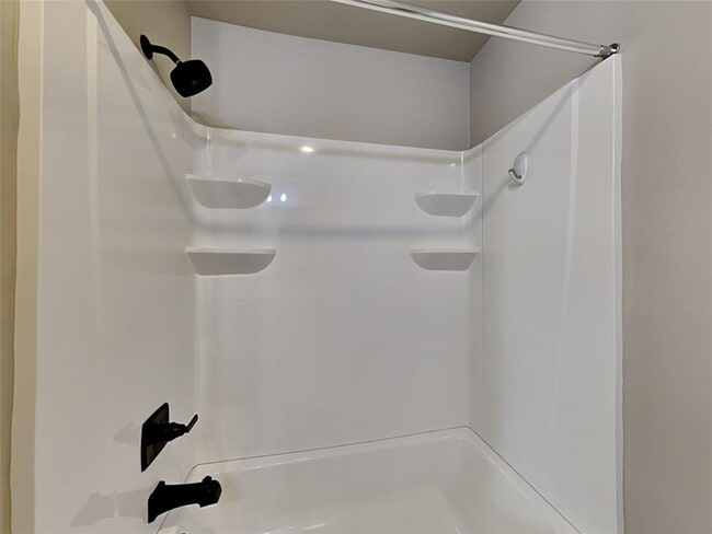 Building Photo - 460 Nest Cir