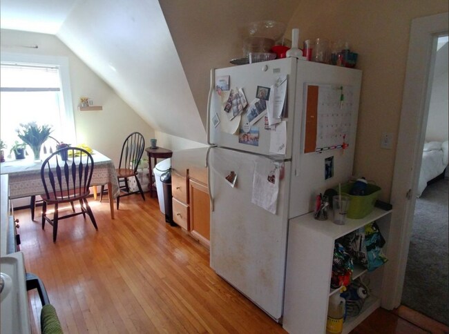 Building Photo - 1539 Cambridge St