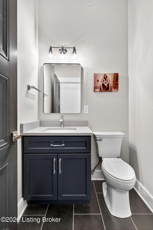 Building Photo - 914 Ash St