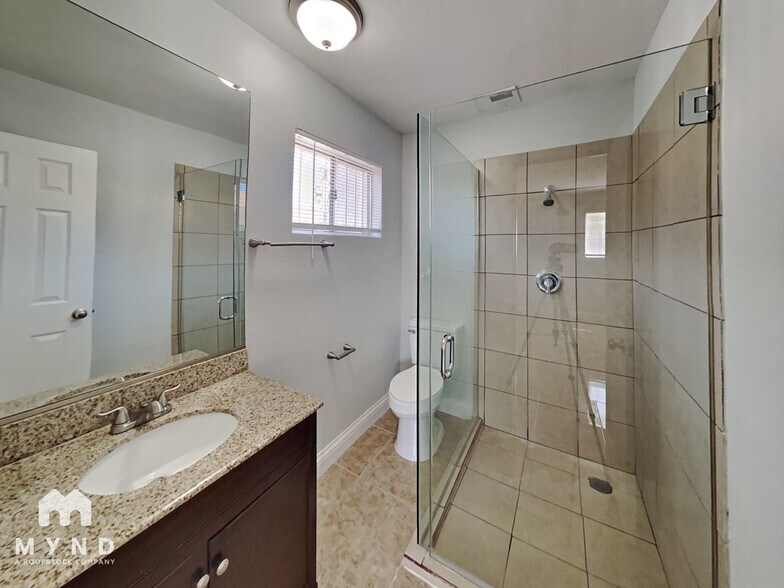 Building Photo - 1165 Hart Ave