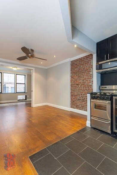 Primary Photo - 145 E 26th St