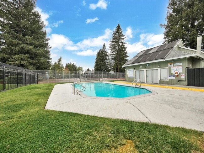 Building Photo - 2bd/1.5 Bathrooms - Sonoma Racquet Club - ...