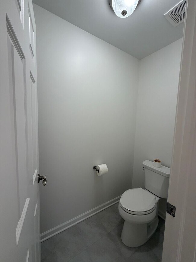 Building Photo - Beautiful and serene water view home in a secluded neighborhood!  2nd floor laundry!