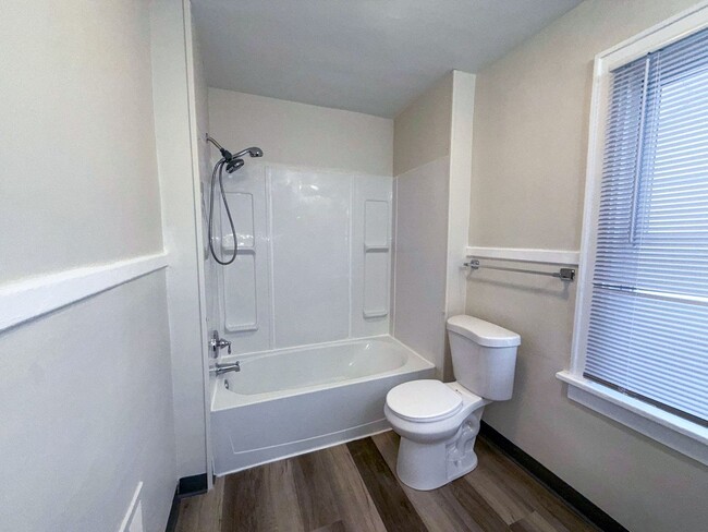 Building Photo - Gorgeous 3BR Renovation with Stylish Updates and Plenty of Space!