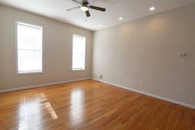 Building Photo - 2929 Missouri Ave
