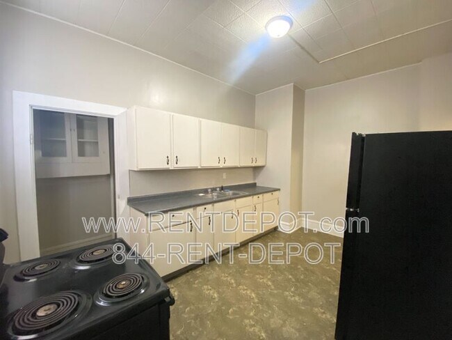 Building Photo - 827 Jefferson Ave