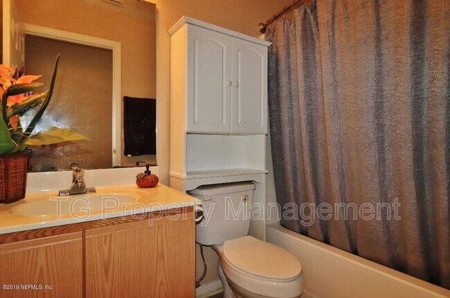 Building Photo - 11034 Englenook Dr