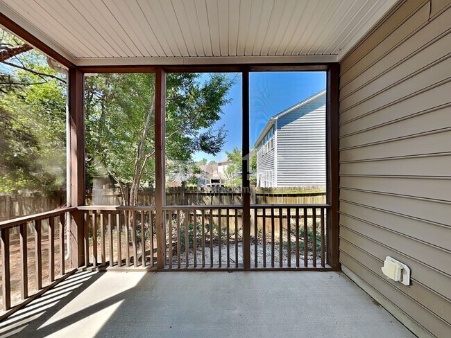 Building Photo - 636 Long Melford Dr