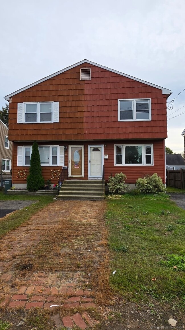Building Photo - 104 Yacht St