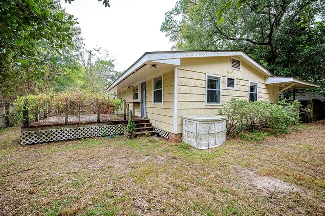 Building Photo - For Rent – 3 Bedroom, 1 Bath Home in Pasca...