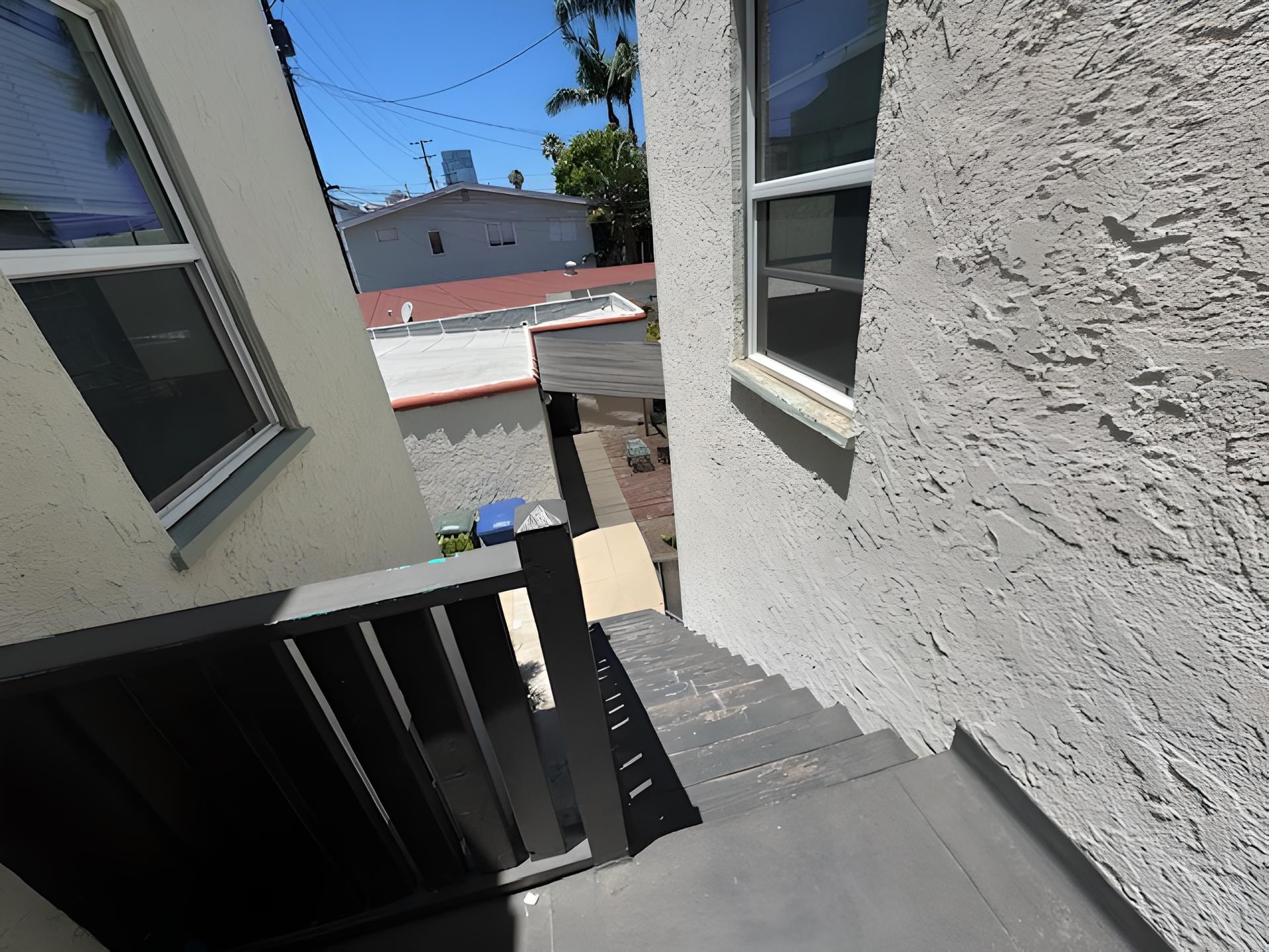 Building Photo - 25 Falcon Ave