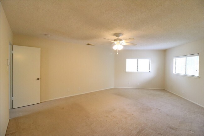 Building Photo - 13026 Cavern Park Dr