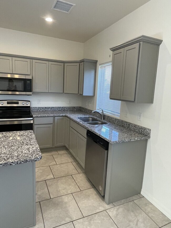 Building Photo - PENDING APPROVED APPLICATION!!!-No longer available