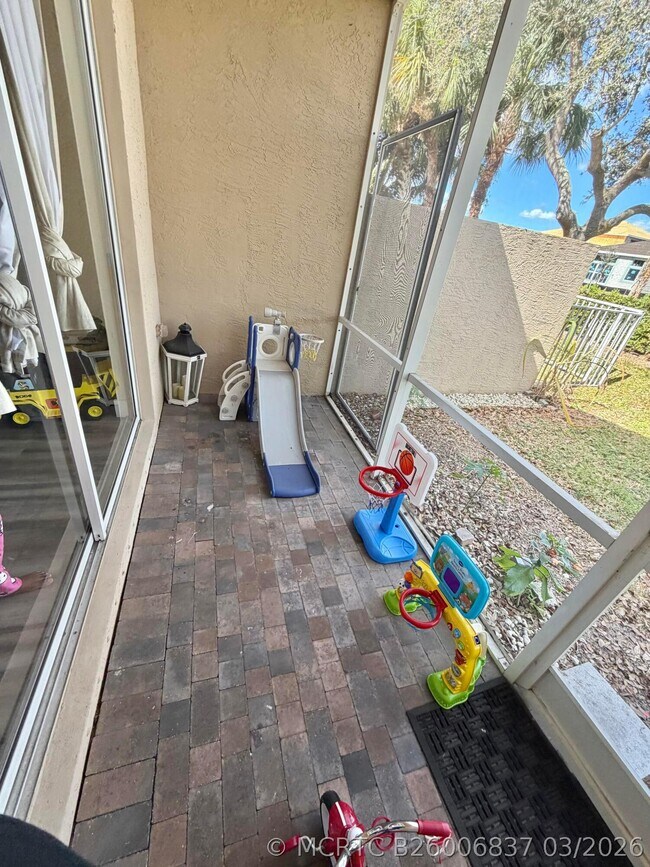 Building Photo - 159 Berenger Walk