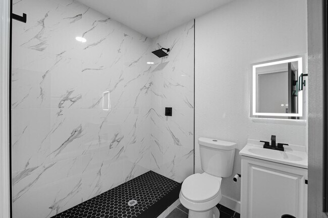 Building Photo - 2491 Coronado Way