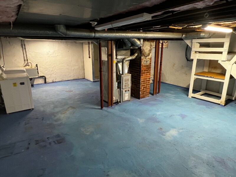 Building Photo - 527 Flynn Ave