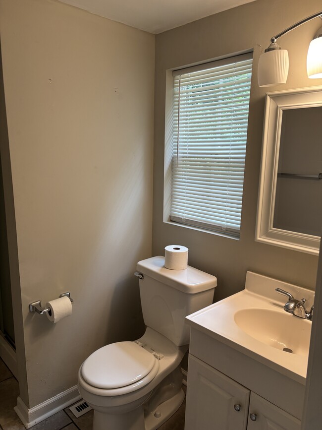 Building Photo - 2315 Bethabara Haven Dr