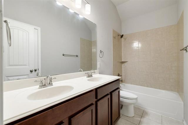 Building Photo - 1212 Trumpet Dr