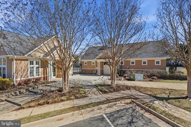 Building Photo - 8731 Farnham Way