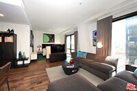 Building Photo - 655 S Hope St