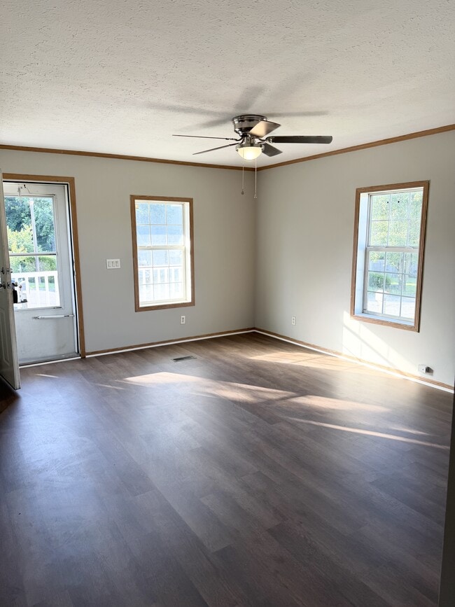 Building Photo - 212 Pulliam Dr