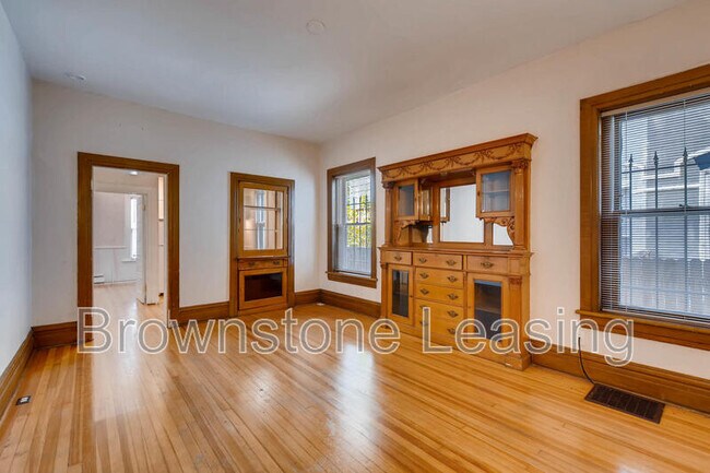 Building Photo - 1135 Corona St