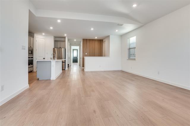 Building Photo - 2625 Toledo Dr