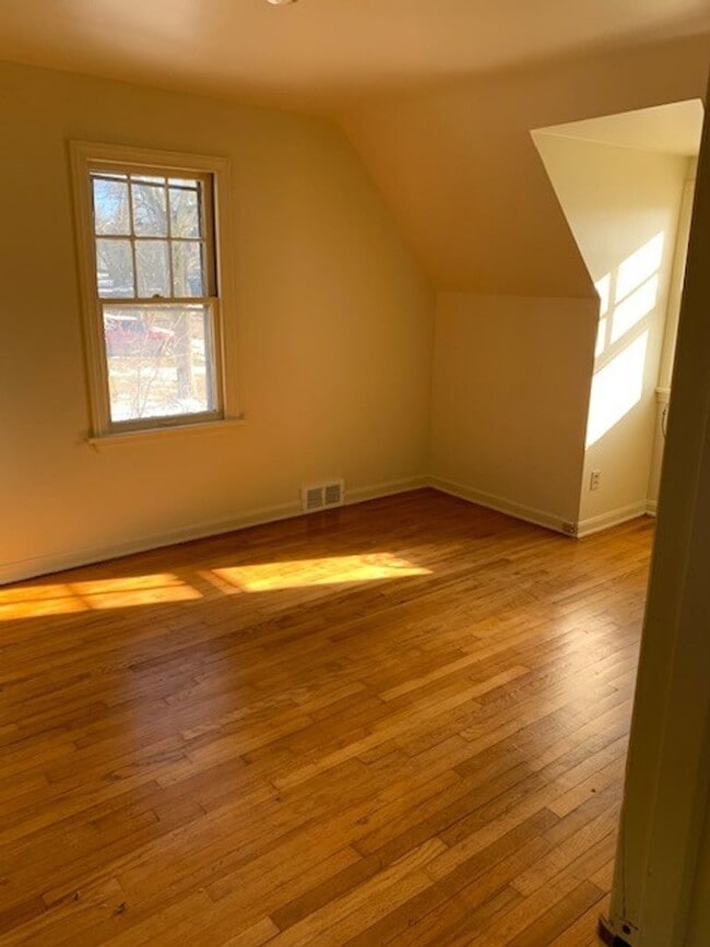 Building Photo - YOUNGSTOWN SOUTH 2-3 BED HOME