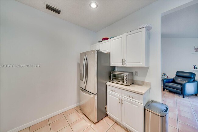 Building Photo - 16332 Malibu Dr
