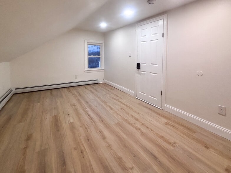 Building Photo - 38 Judith St