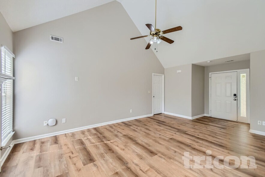 Building Photo - 120 Allen Oaks Way